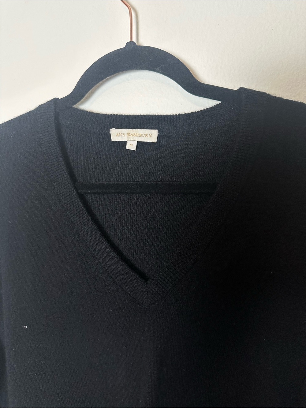 Ann Mashburn Cydney 100% Cashmere V Neck Sweater Black Medium - Picture 4 of 8